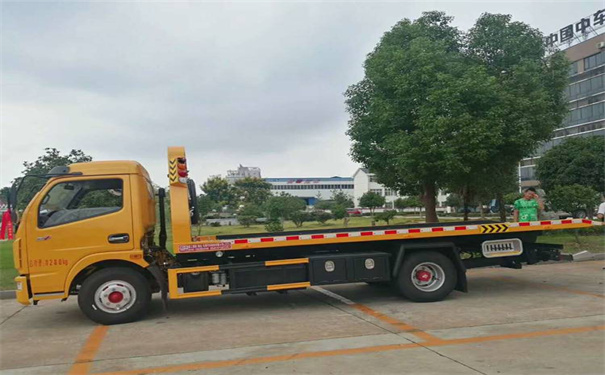 威海定远24小时拖车救援电话号码，定远道路救援公司怎么收费的